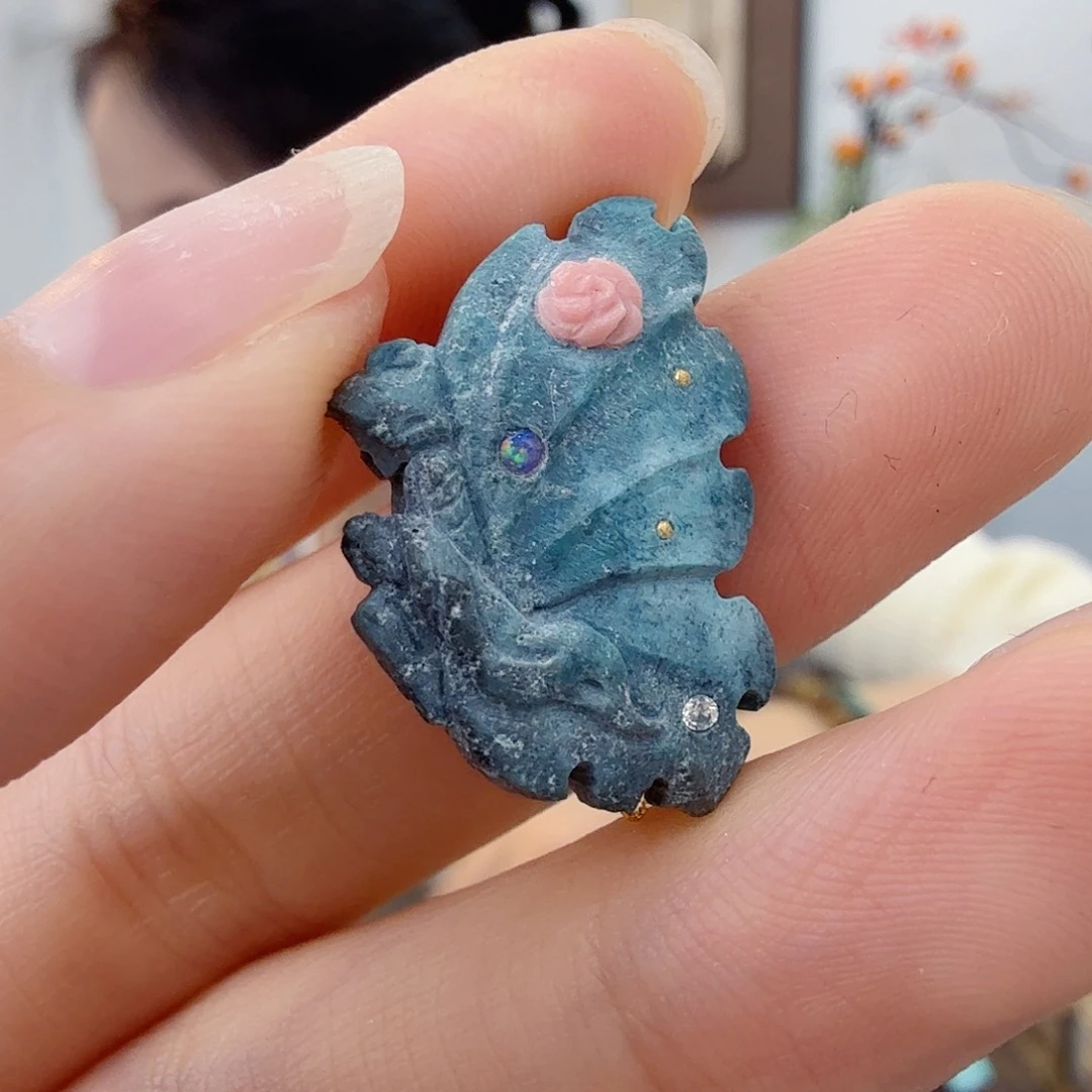 一***花绿松石未镶嵌珠宝半成品