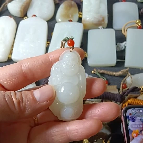 和田玉未镶嵌颈饰