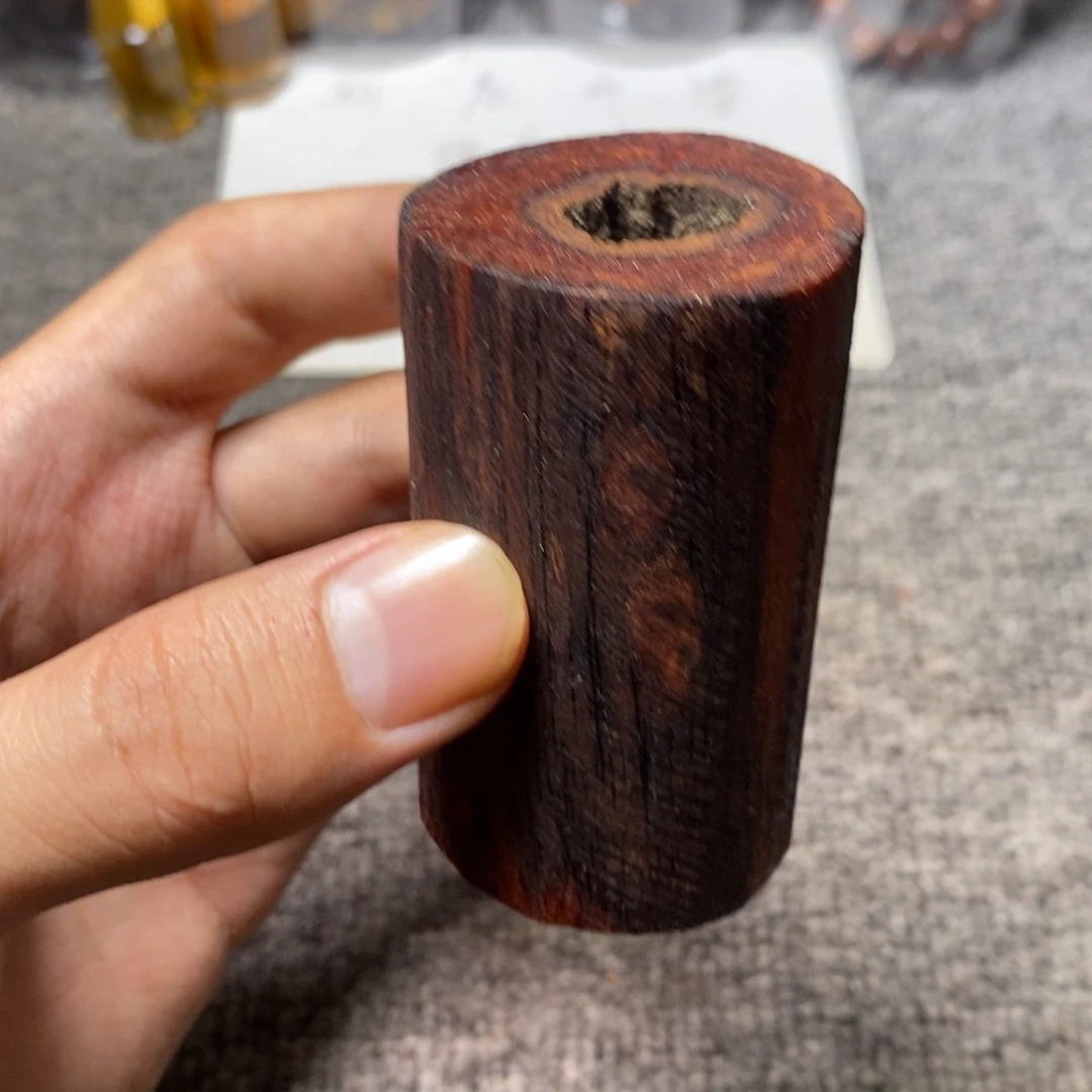 藤类降真香精品手把件虫漏