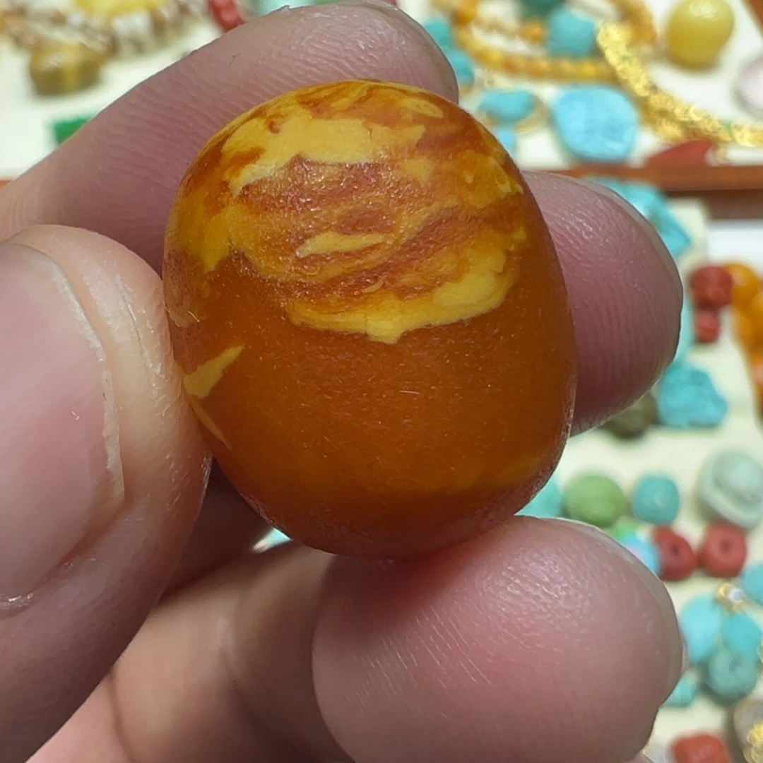 琥珀未镶嵌颈饰枣珠