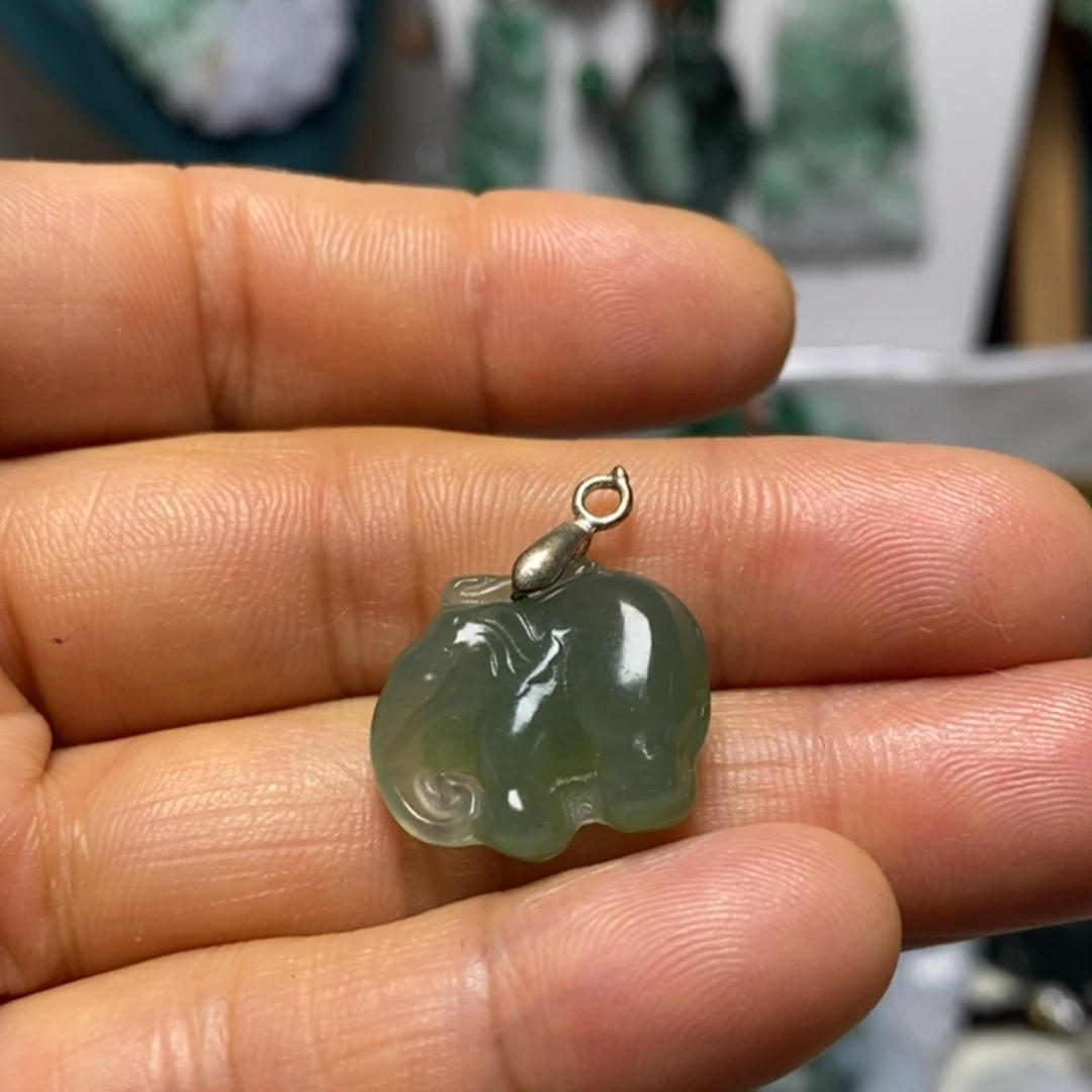 【闪购商品】翡翠吊坠(赠链)未镶嵌