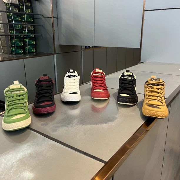 潮鞋素面时尚休闲鞋低帮休闲超纤皮拼接轻便低帮鞋秋季设计系带款