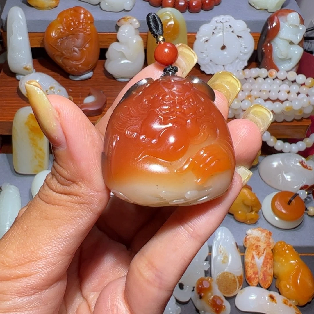 和田玉未镶嵌颈饰大*哥