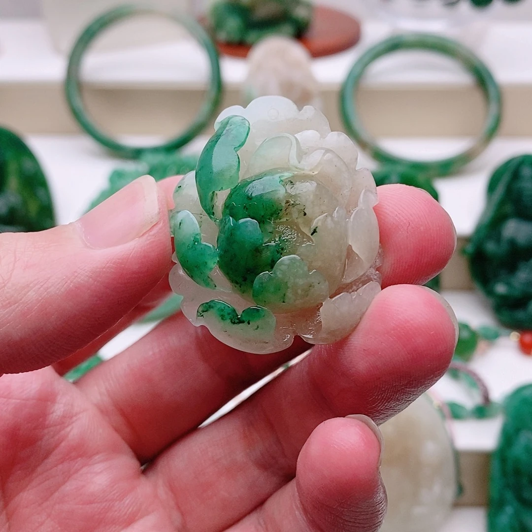 明***月未镶嵌独山玉吊坠