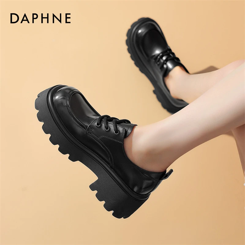 达芙妮圆头乐福鞋女款2025春季新款时尚学院风舒适女鞋系带小皮鞋