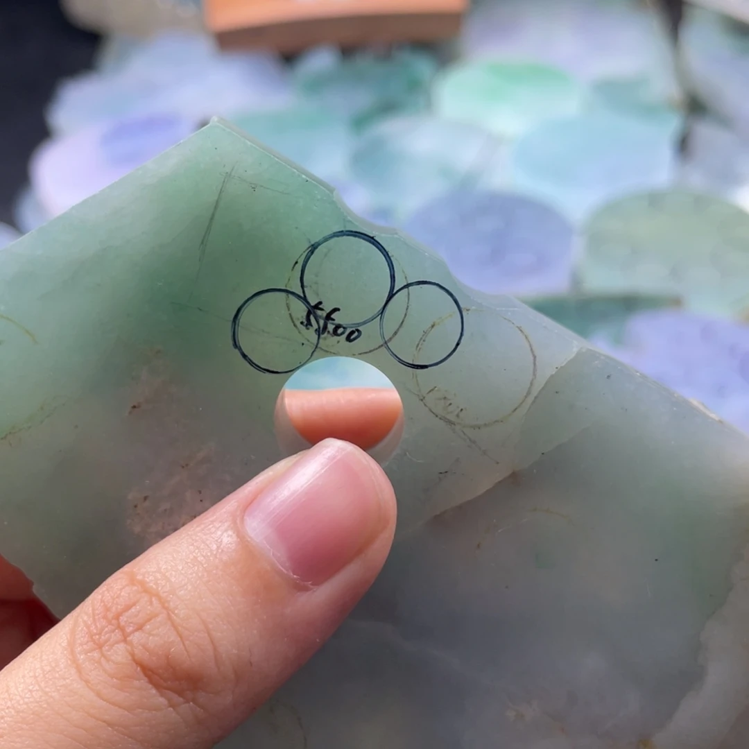 峰***定制翡翠未镶嵌珠子