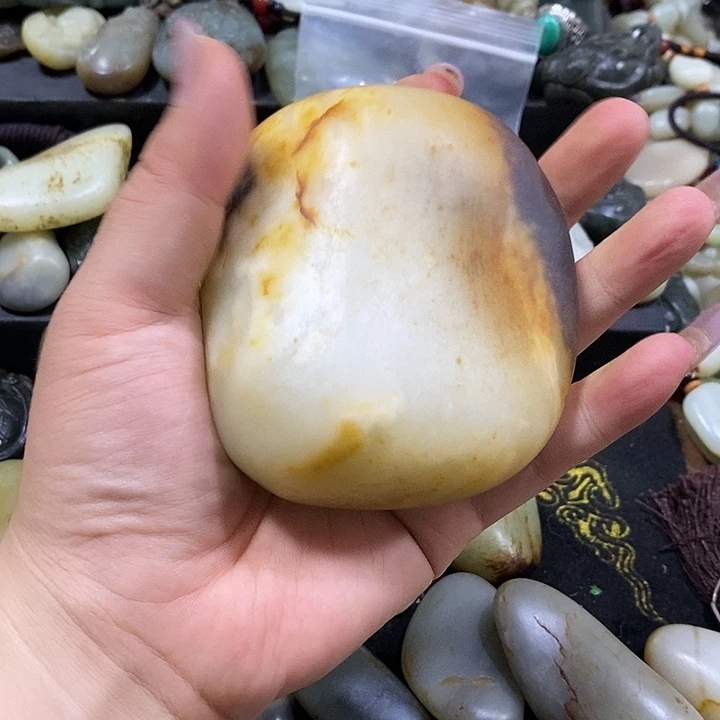 山***岭和田玉（糖玉）未镶嵌挂件