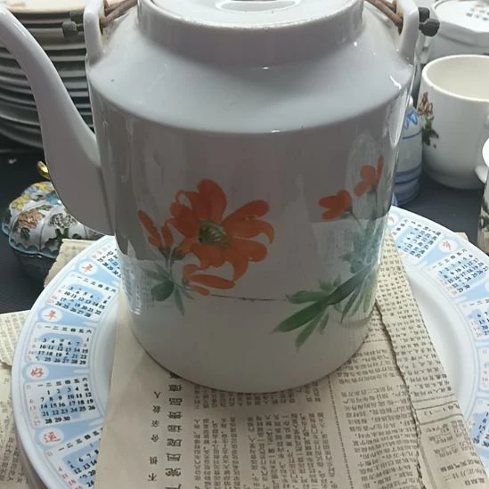 安***文手绘陶瓷提梁壶。。。？？