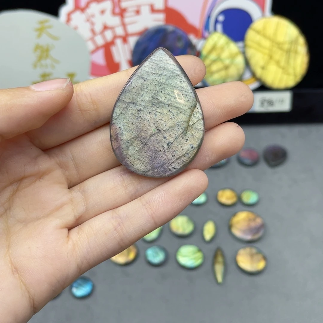 水晶珠宝半成品未镶嵌奔**马