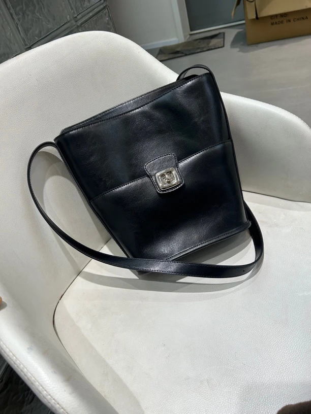 小众元货牛皮水桶包单肩包斜挎包