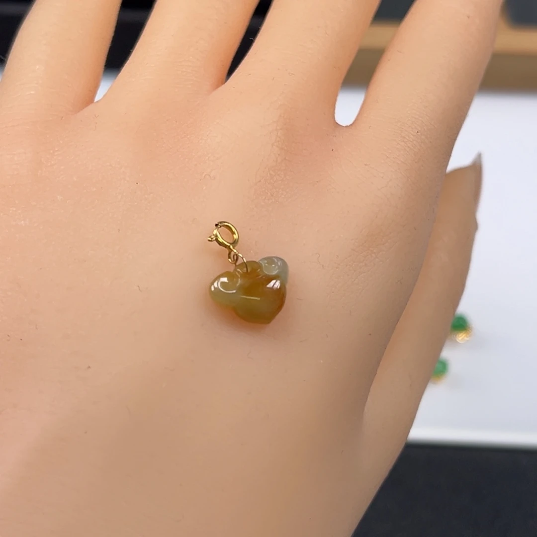 翡翠18K金镶嵌颈饰福利