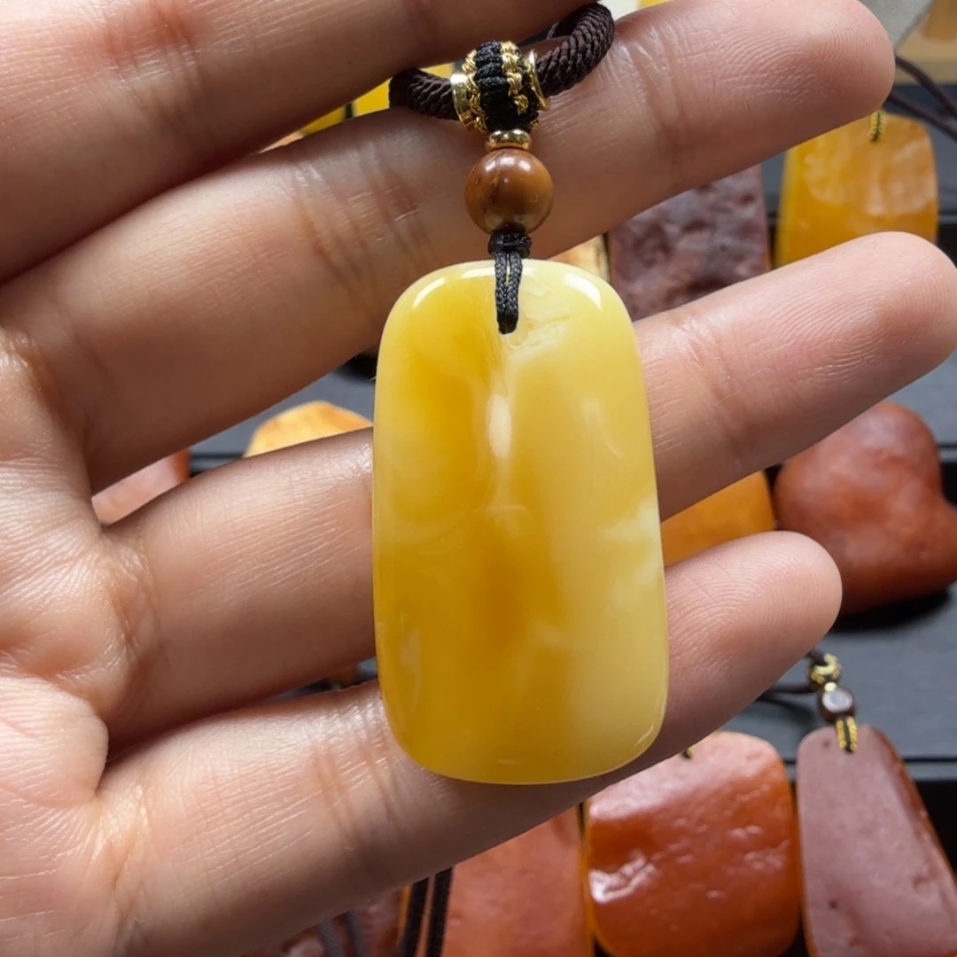 琥珀吊坠(赠链)未镶嵌