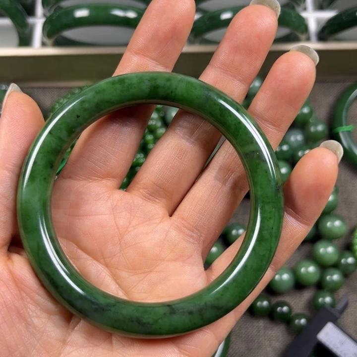 和田玉（碧玉）手镯未镶嵌