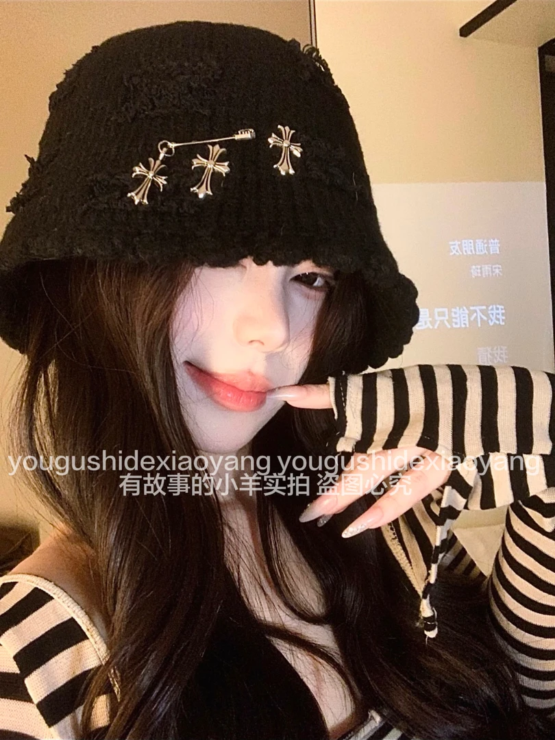 小众设计感十字架盆帽女高级百搭渔夫帽女秋冬保暖护耳显脸小帽子