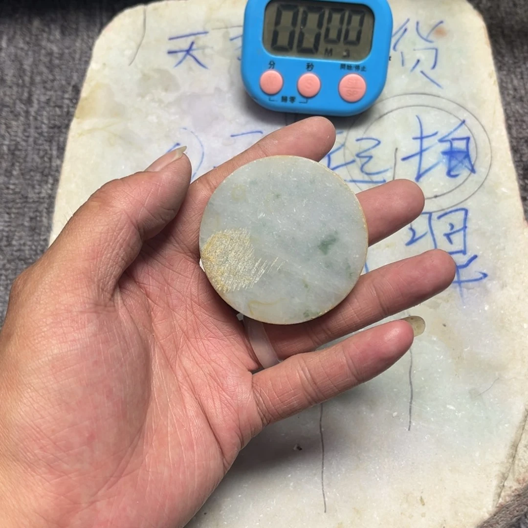 翡翠颈饰未镶嵌恒***家翡翠