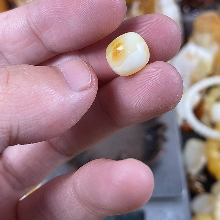 琥珀未镶嵌裸石我