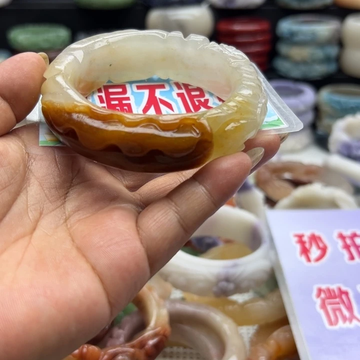 石英岩玉手镯未镶嵌