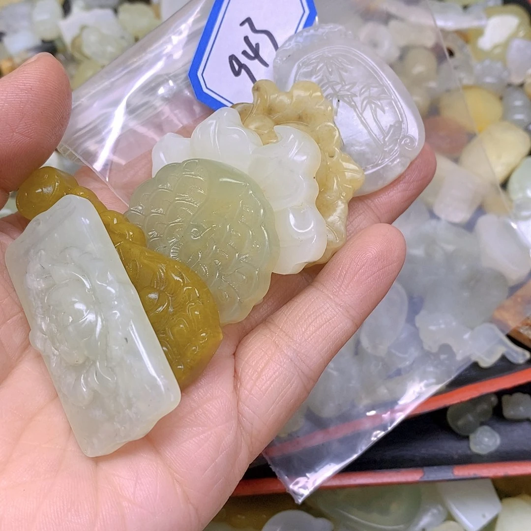 蛇纹石玉吊坠(不含链)未镶嵌忘**?943