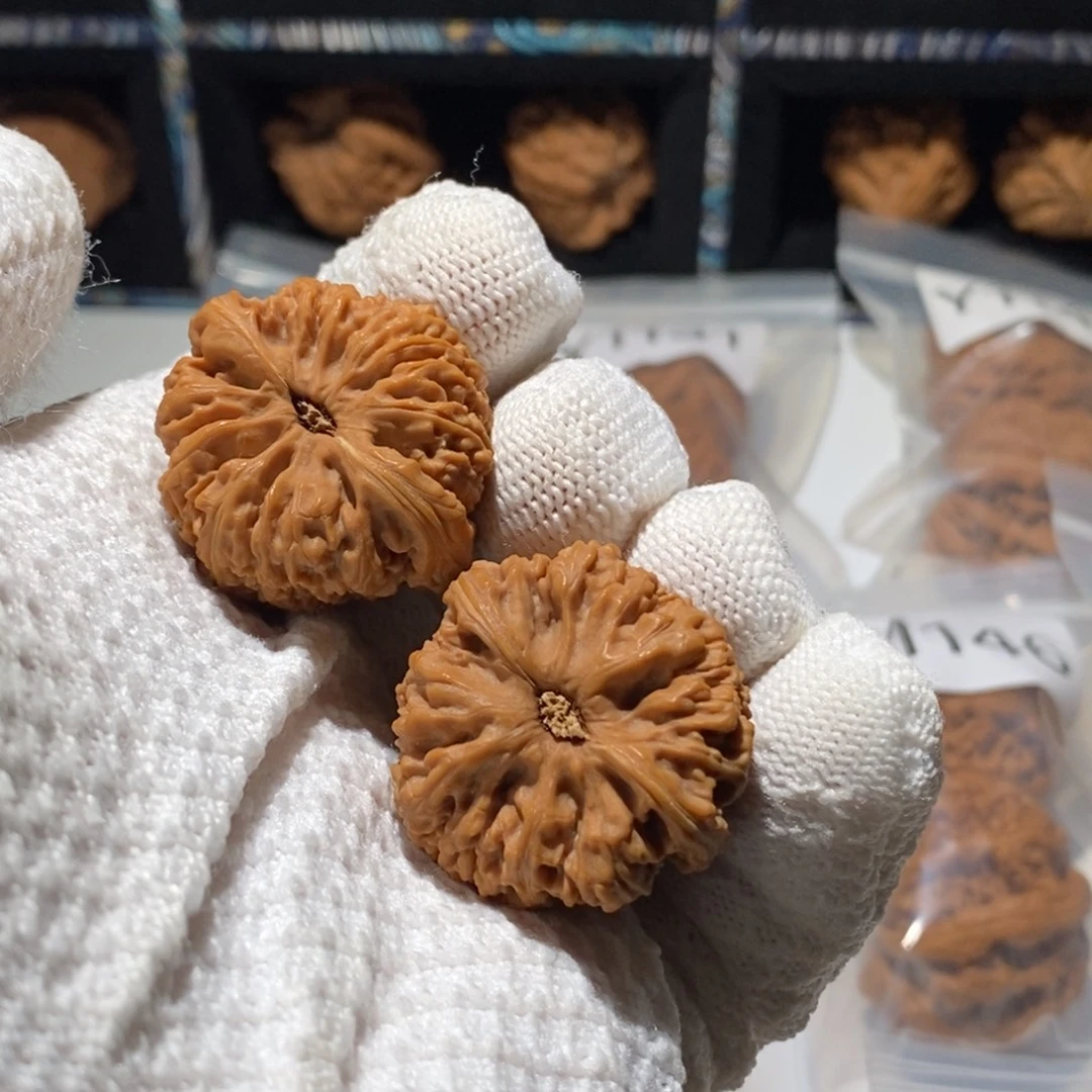 E***e吊坠文玩核桃南疆