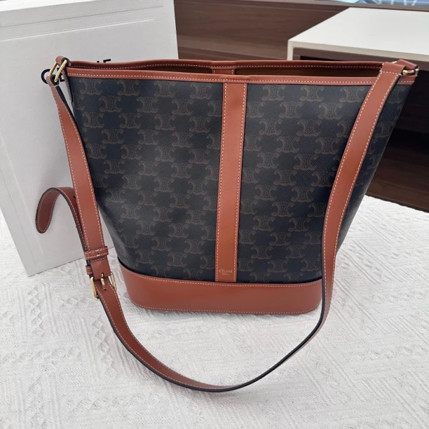 99新 Celine/思琳 【文子姐专属】/D9627/黑老花大号水桶包