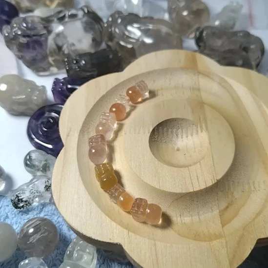 依****颈饰未镶嵌水晶水晶