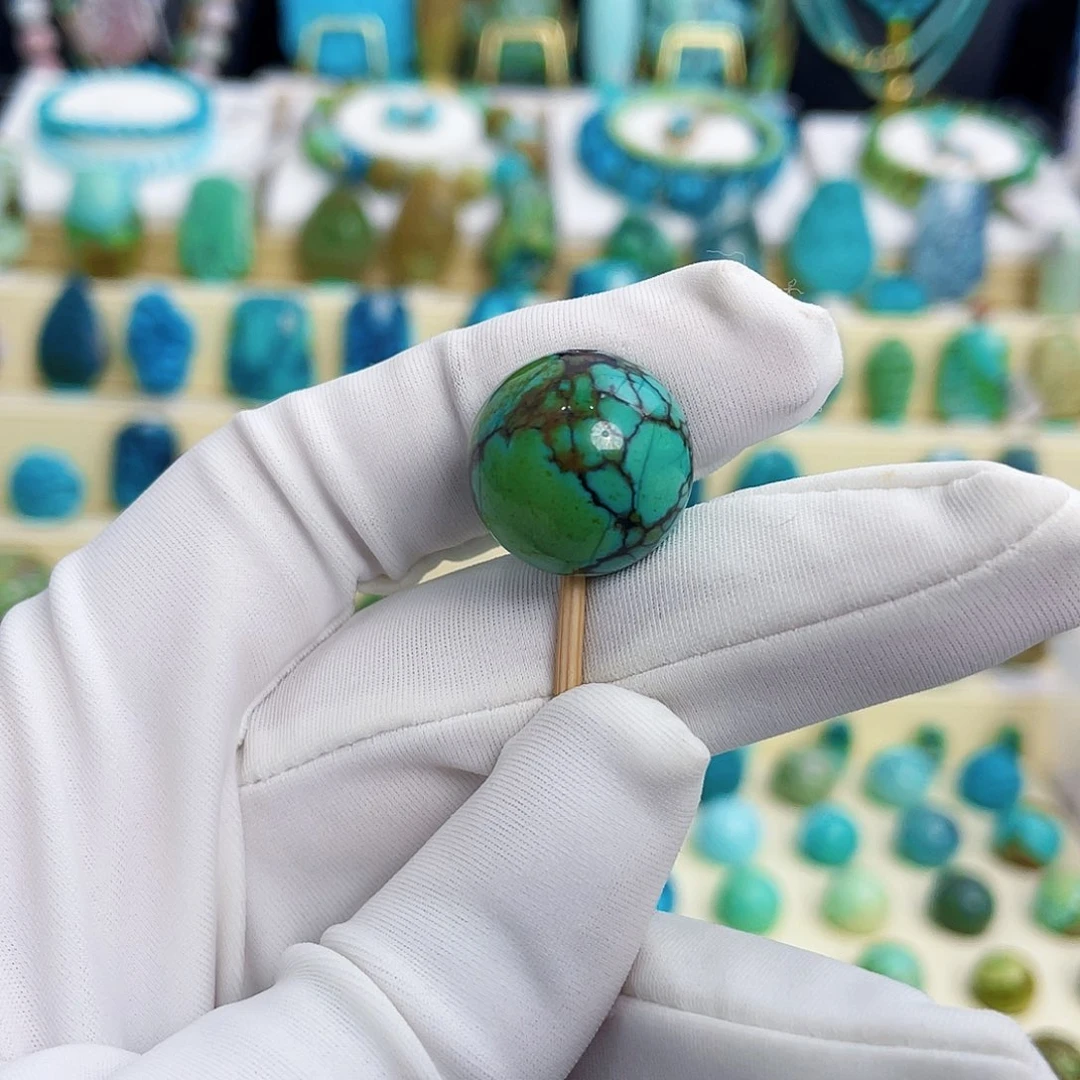 绿松石未镶嵌颈饰