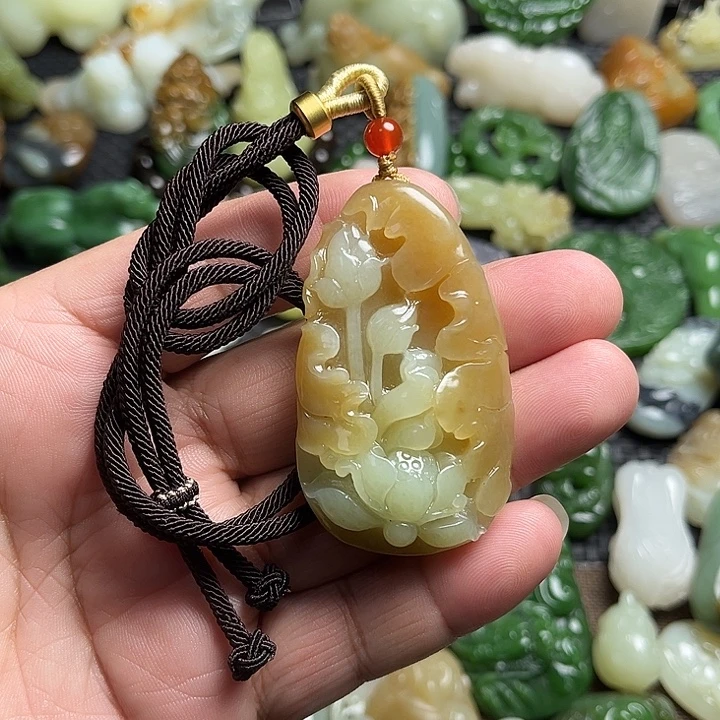 和田玉（糖玉）未镶嵌颈饰