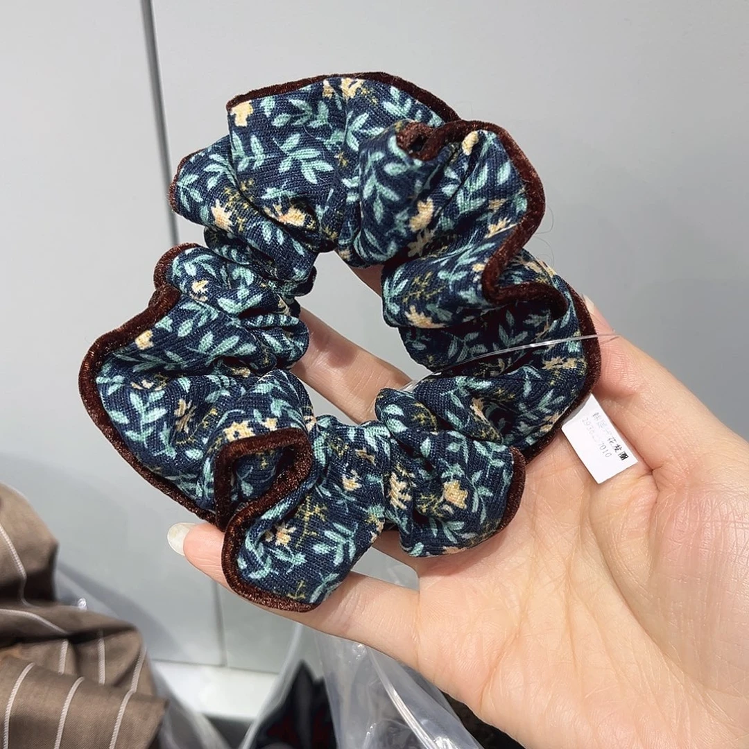 布艺非金属蓝碎花咖丝绒边小肠