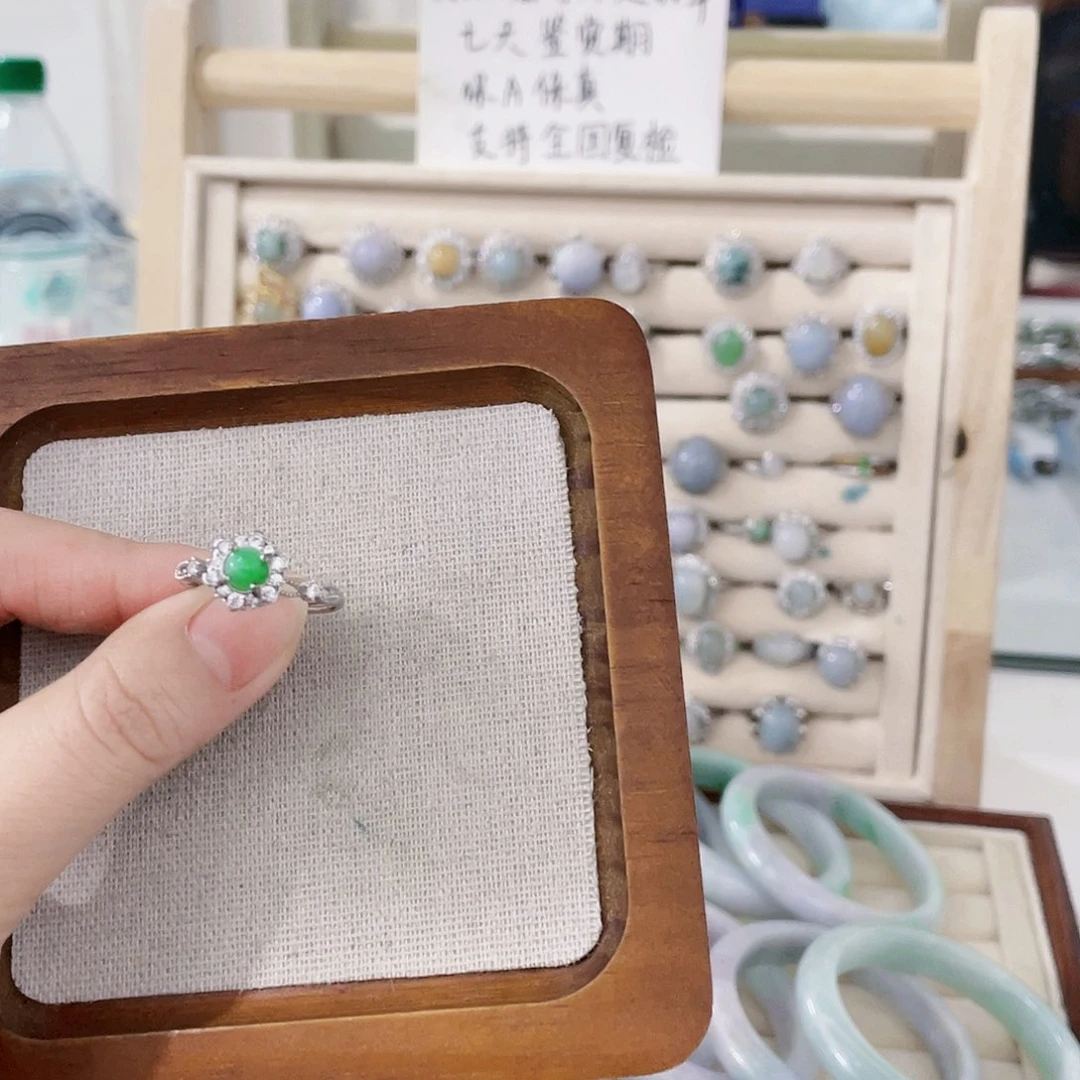 颈饰未镶嵌翡翠天然翡翠Ａ货