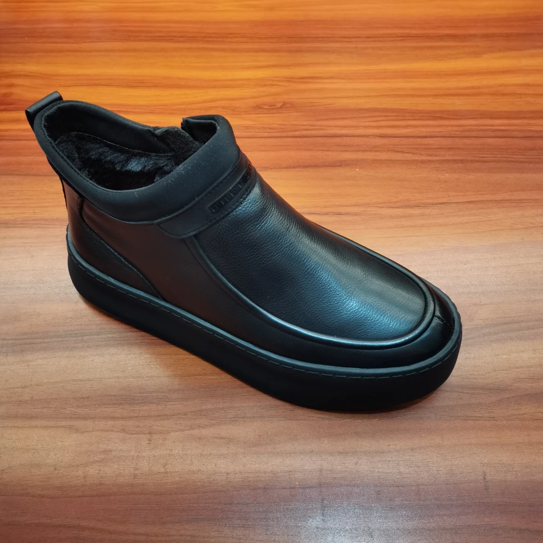 《内里加绒》广州冬季新款防滑保暖透气加绒男士休闲皮鞋0681-1003