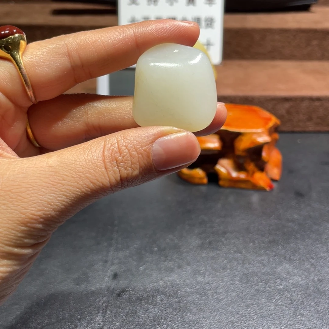 和田玉（糖玉）未镶嵌挂件