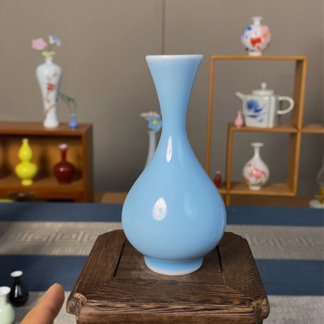 摆件景德镇瓷器精品陈列