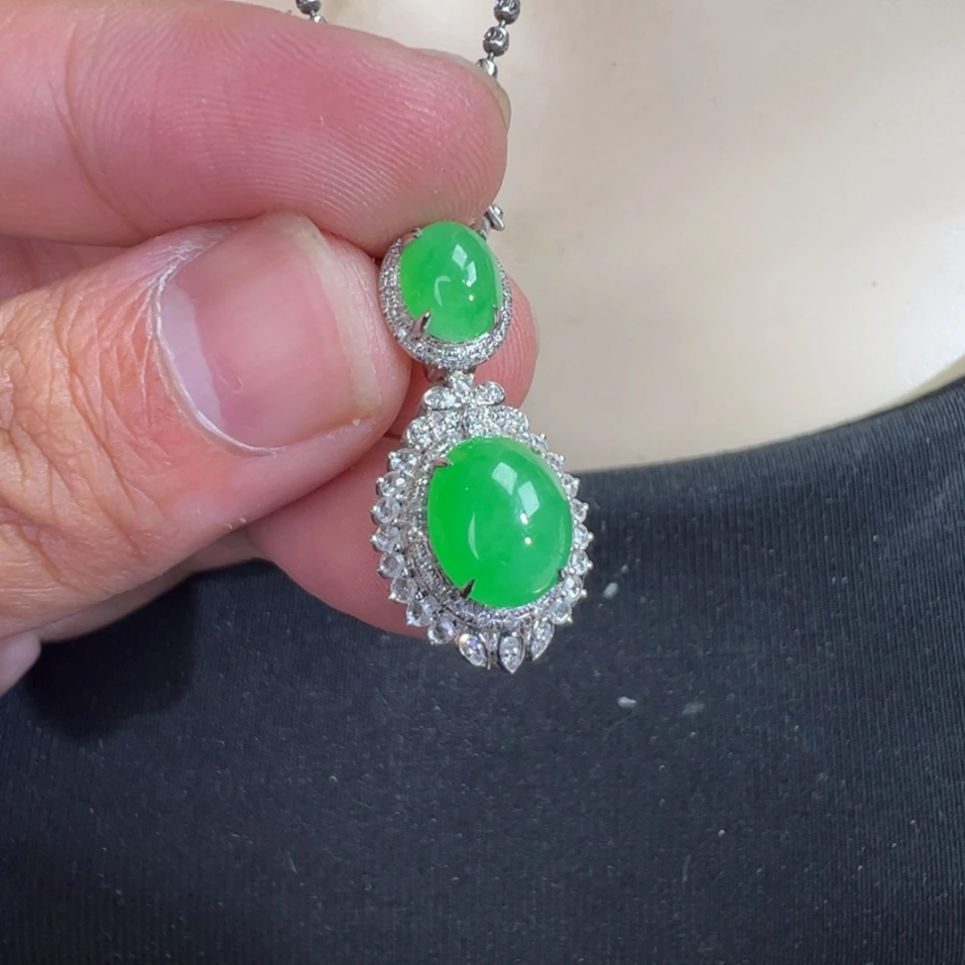 翡翠18K金镶嵌戒指