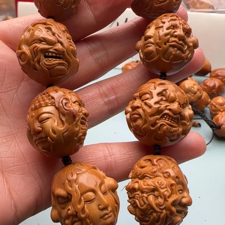 橄榄核手串雕刻工艺