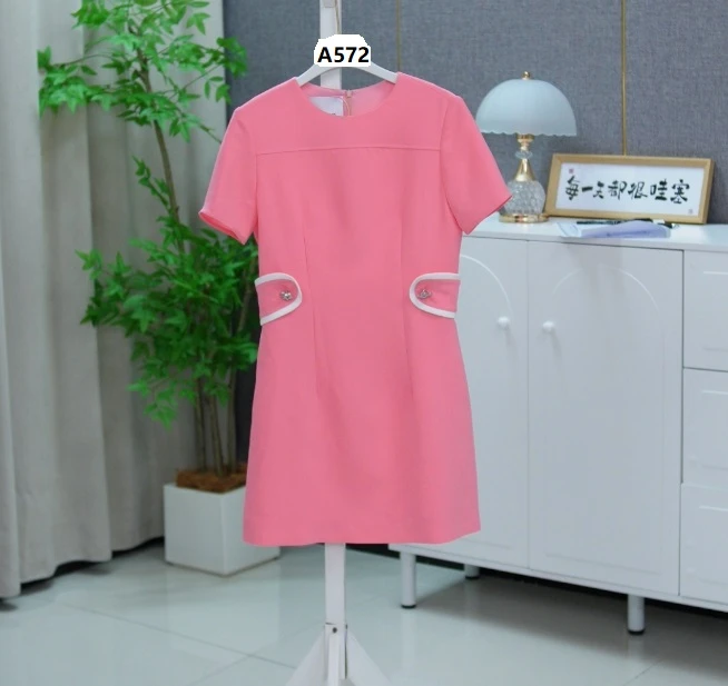 572 AA57女装连衣裙（大牌尾货默认剪标偶有微瑕介意不拍）