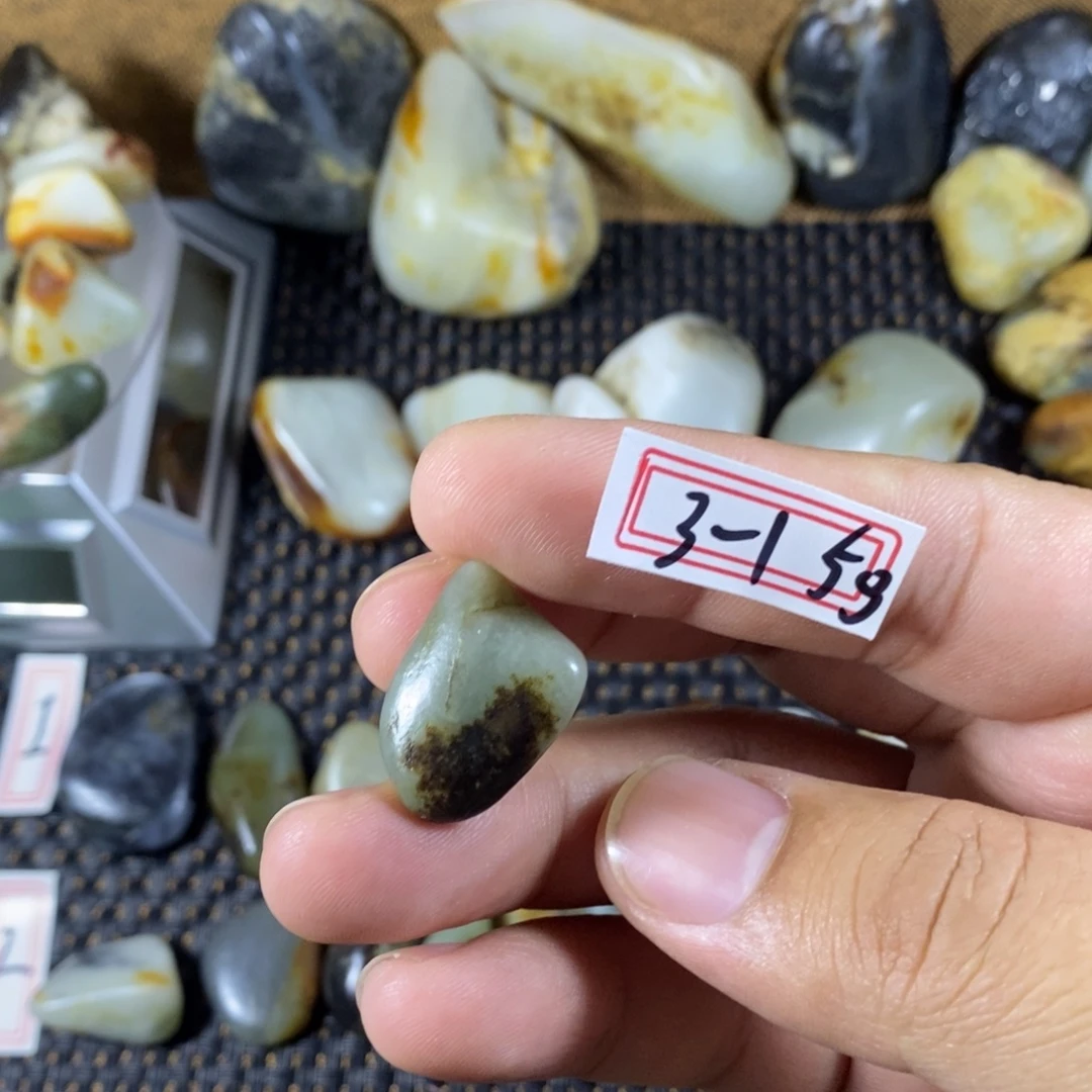 和田玉（糖玉）未镶嵌挂件