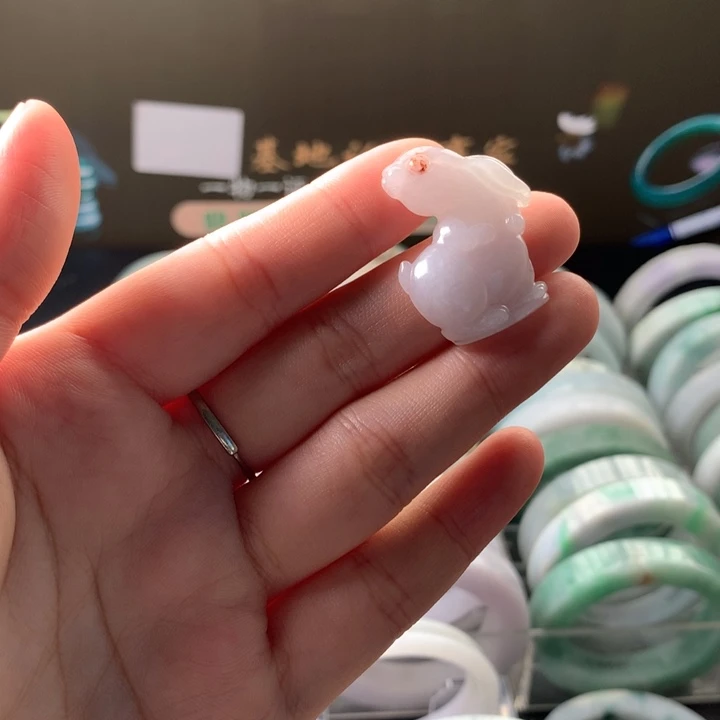 T****颈饰未镶嵌翡翠兔子