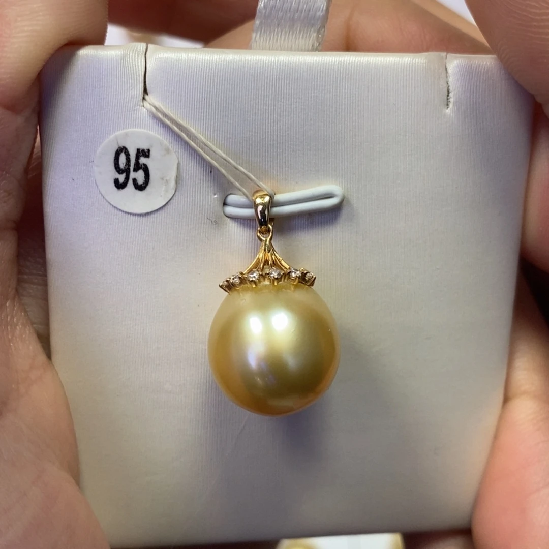 18K金镶嵌吊坠(不含链)海水珍珠