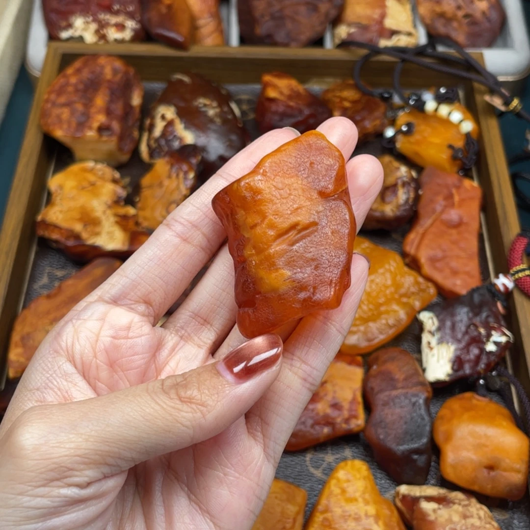 琥珀未镶嵌珠宝奇石