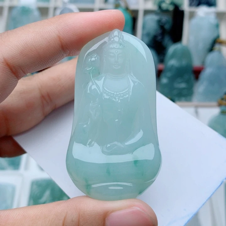 翡翠未镶嵌颈饰素衣