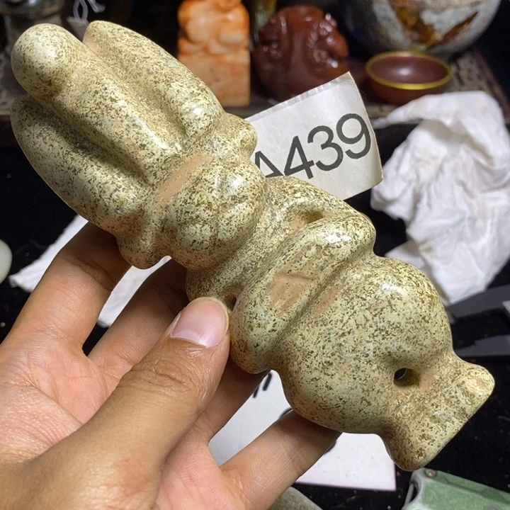 透闪石-蛇纹石玉合金颈饰