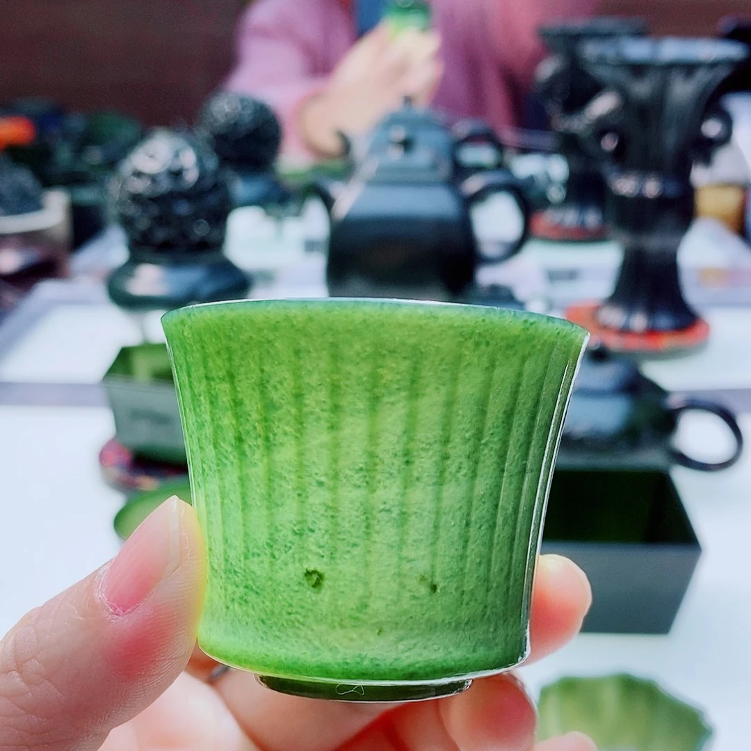 未镶嵌和田玉摆件微瑕