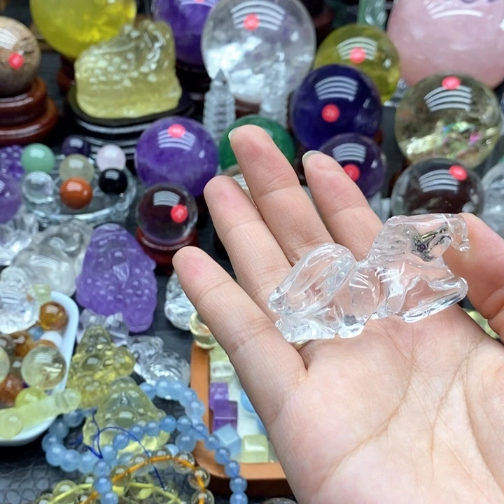 永***头石材天然白水晶摆件