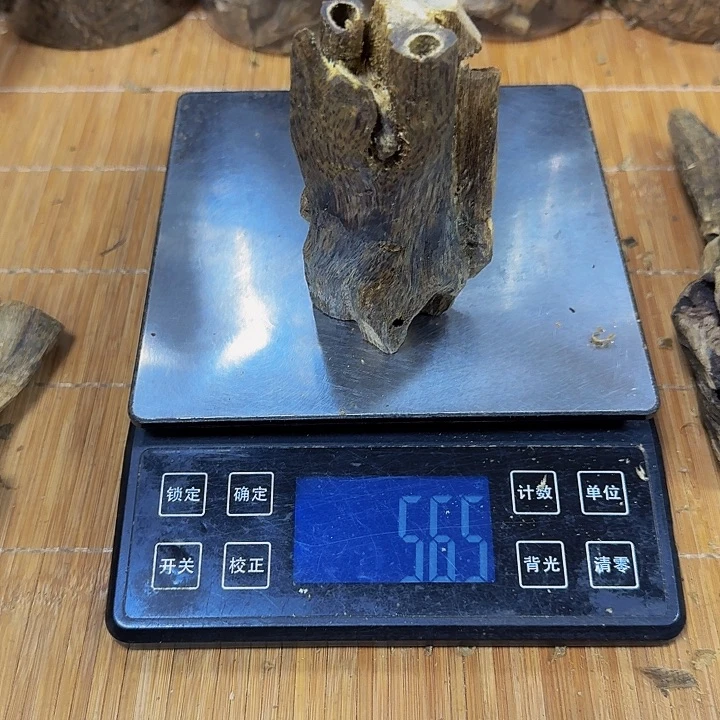 沉香沉香碎屑老*海南白棋品种块料