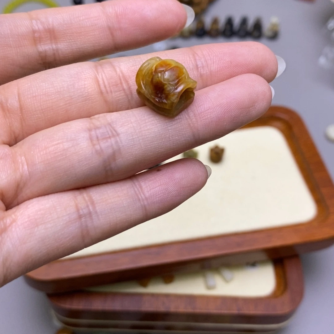 青***棉蛇纹石玉未镶嵌配饰