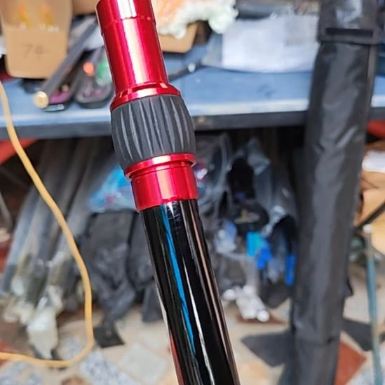 2.1红色抄网杆一个