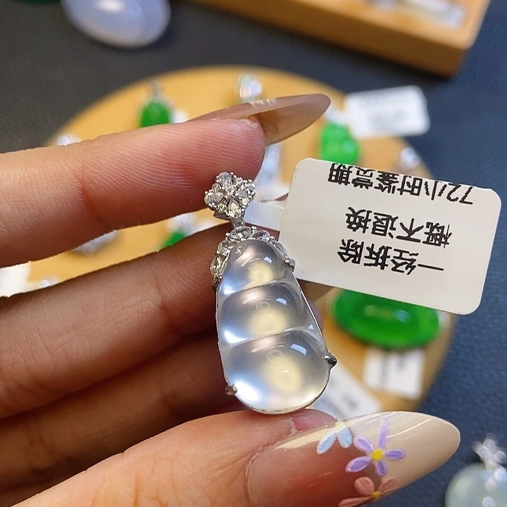 石英质玉银S925镶嵌颈饰福豆吊坠