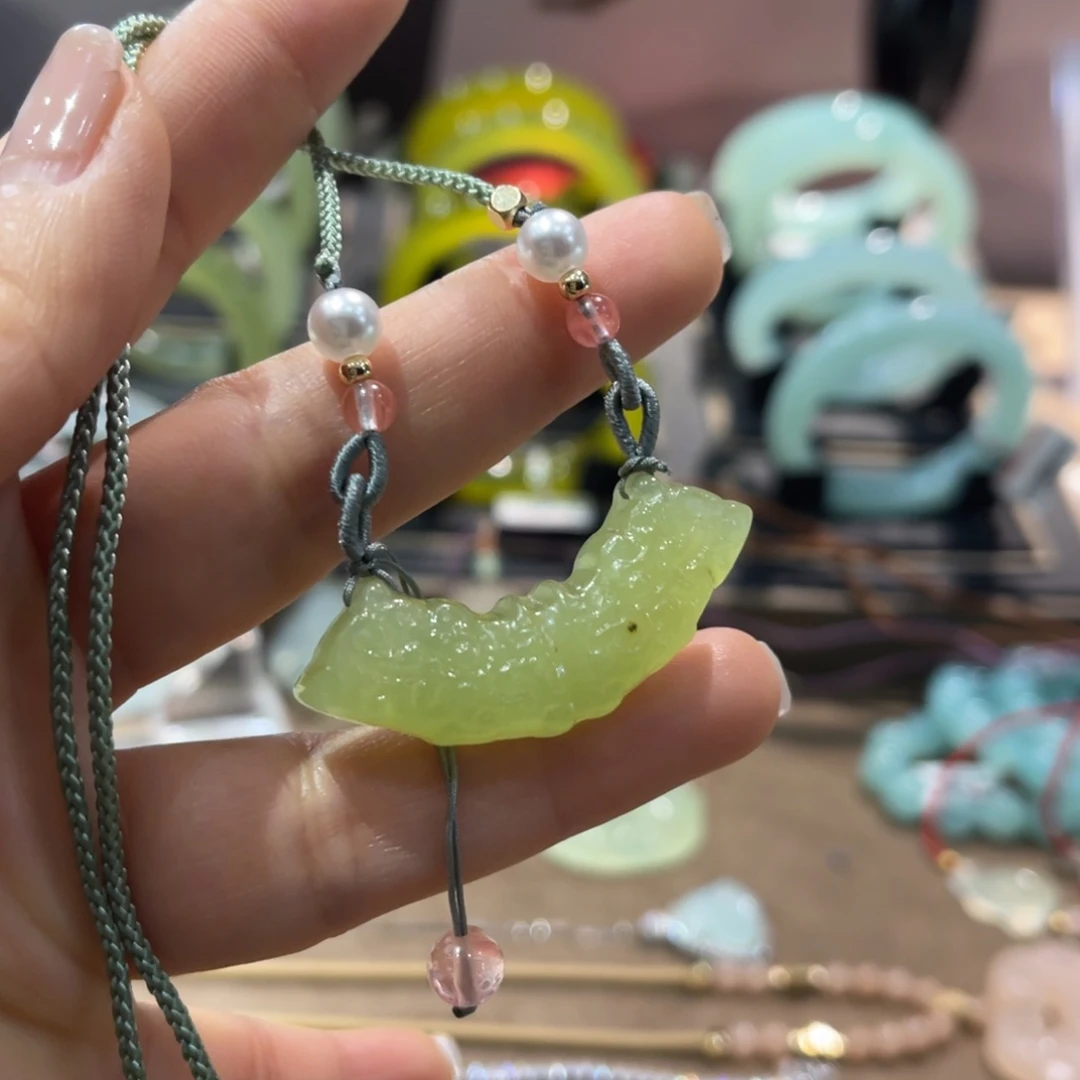 岫玉手镯未镶嵌手镯