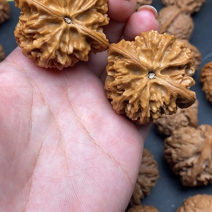 文玩核桃吊坠状元官42