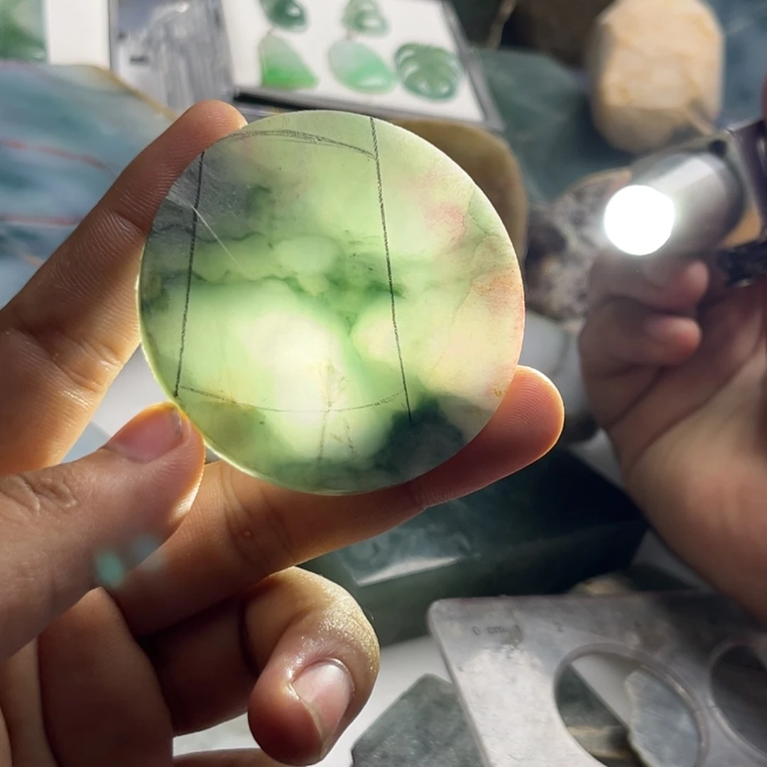 定制翡翠未镶嵌飘花